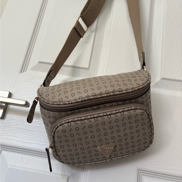 Guess Handbags - NWT Guess Taupe Logo Crossbody Bag